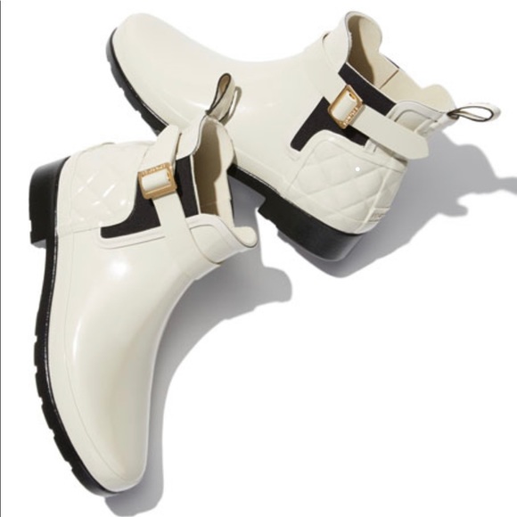 Hunter Shoes - Hunter Chelsea Quilted Gloss Parchment.